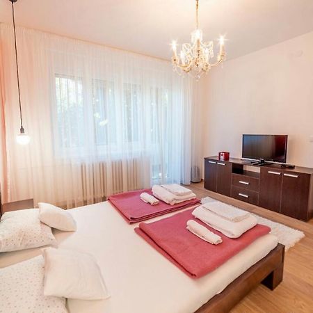 Апартаменты Apartman Danube Lux Нови-Сад Экстерьер фото